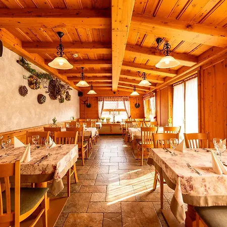 Bed & Breakfast Kakukk Vendeglo Panzio Band