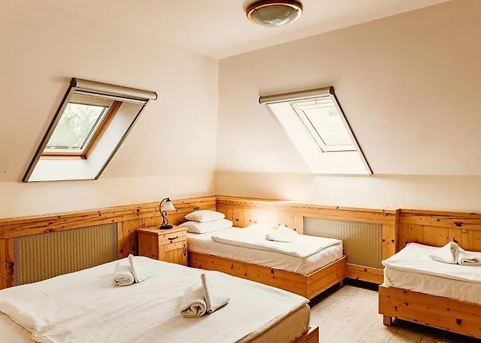 Frühstückspension Kakukk Vendeglo Panzio 4*